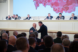 Награждение Почетного президента АСМАП Сухина Ю. С.